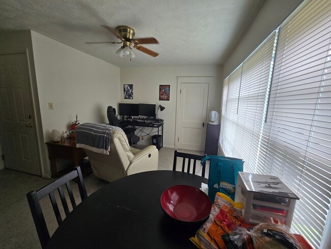 Photo - 618 E Mulberry St Unit 618 E. Mulberry Apt 3