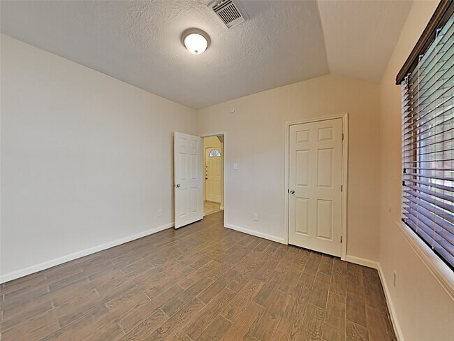 Photo - 3618 Cross Green Ln