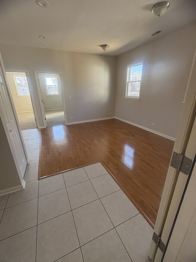 Photo - 2733 N Marmora Ave Unit 2w