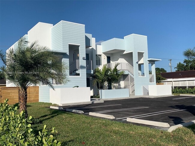 Photo - 805 E 28th St Unit 805