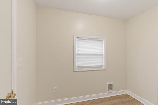 Photo - 1611 Dounton St