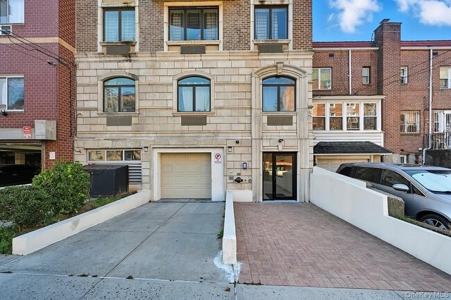 Photo - 64-64 Wetherole St Unidad 5B.