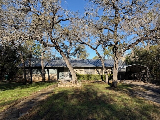 Building Photo - Charming Hill Country Home • Spacious Layout • Lake Travis Lifestyle