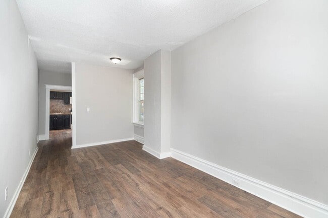 Building Photo - 551 Radnor St Unit 1