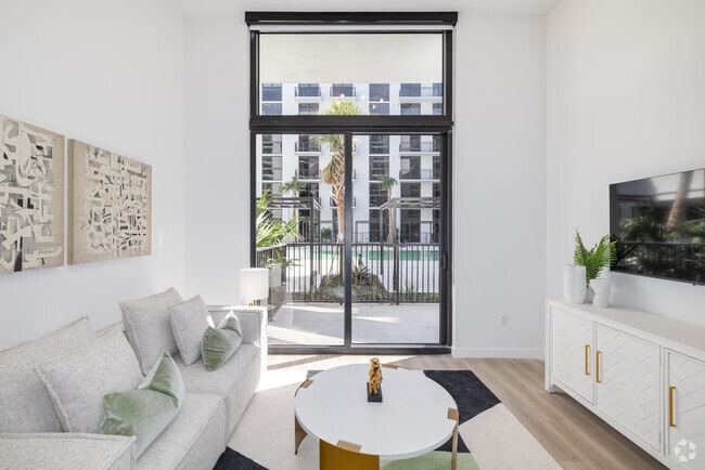 1BR, 1BA - 650SF - Living Room