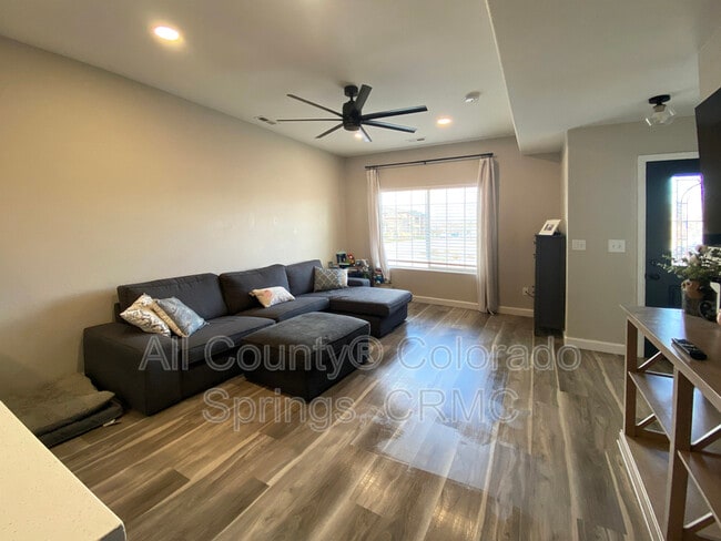 Photo - 1762 Grand Overlook St