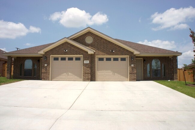 Building Photo - Viewable 1/6/2026 Text 201-231-7228 for more information