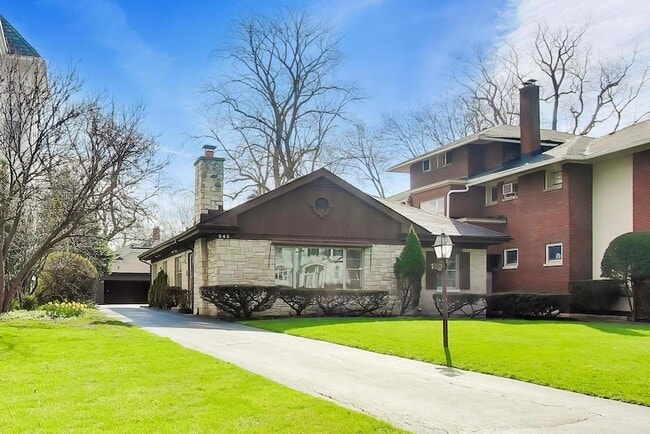 Photo - 545 Thatcher Ave