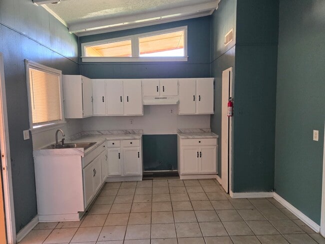 Photo - 5301 Queen Mary Ln