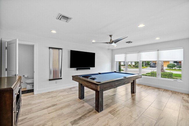 Photo - 740 NE 36th St