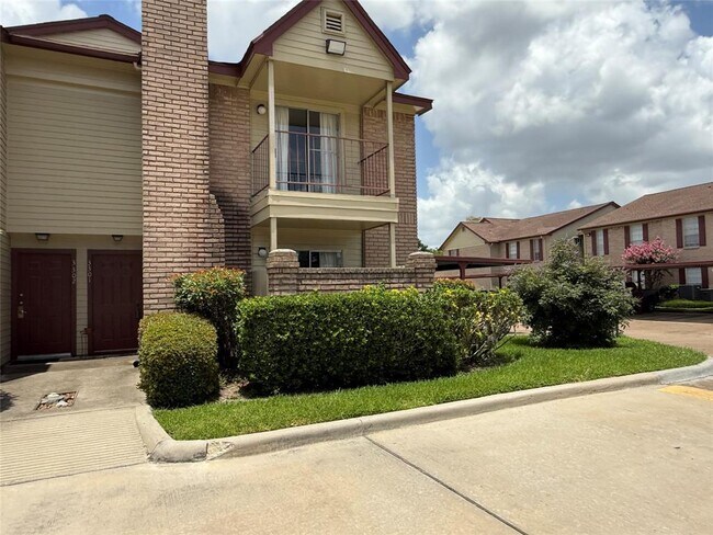 Building Photo - 2120 El Paseo St Unit 3301 Rental