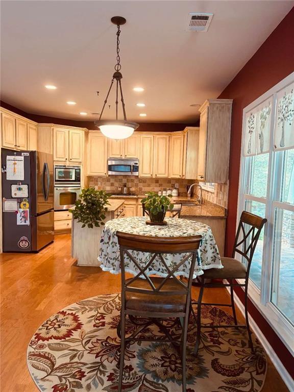 Photo - 1035 Winding Bridge Way