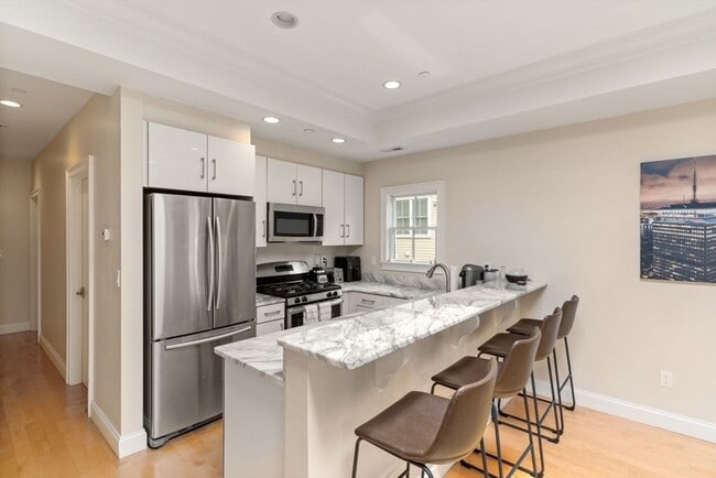 Building Photo - 9 Sheridan St Unit 2 Rental