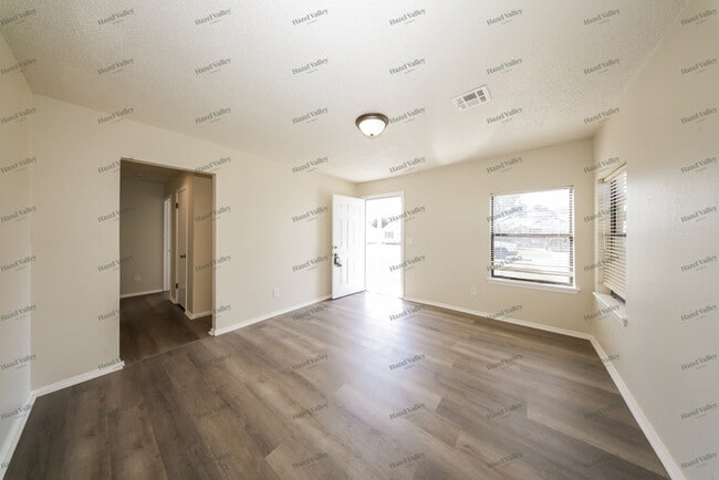 Photo - 1106 Sandra Dr