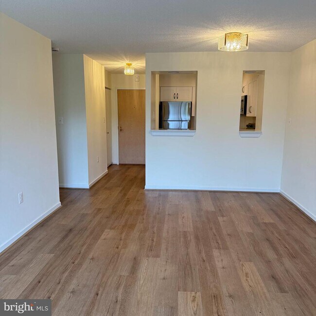 Photo - 2111 Wisconsin Ave NW Unit 319