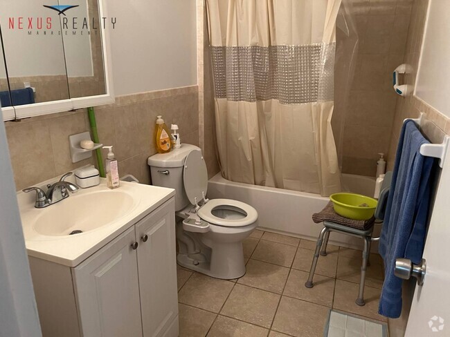 Building Photo - 63-09 Borden Ave Rental