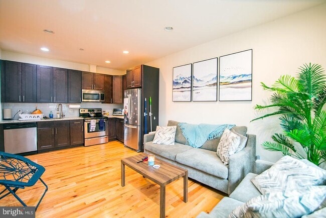 Building Photo - 1242 Point Breeze Ave Unit 204 Rental
