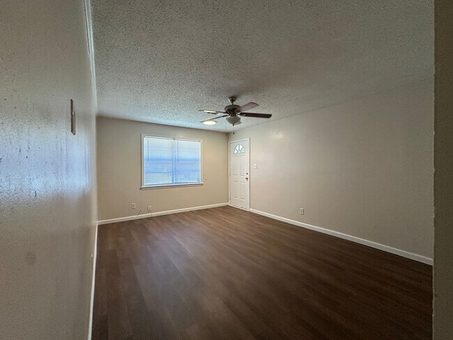 Photo - 1500 S Commerce Ave Unit Apt D