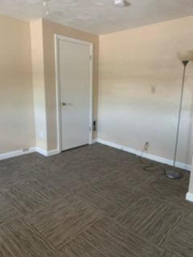 Building Photo - All New South Oakland 6 bedroom Unit 2