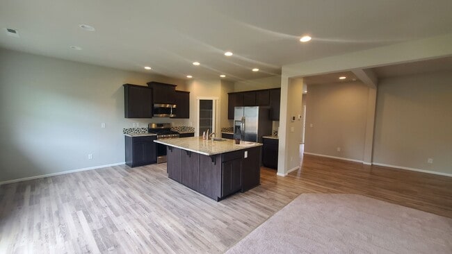 Photo - Beautiful Newer Puyallup Home You Will Not...