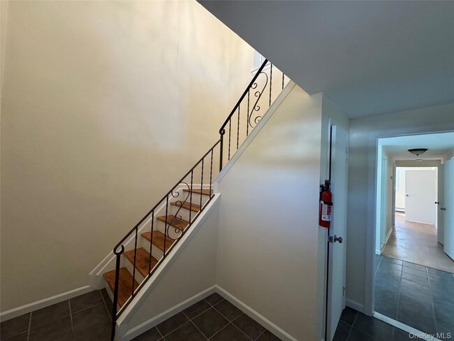 Photo - 40 Whitestone Rd