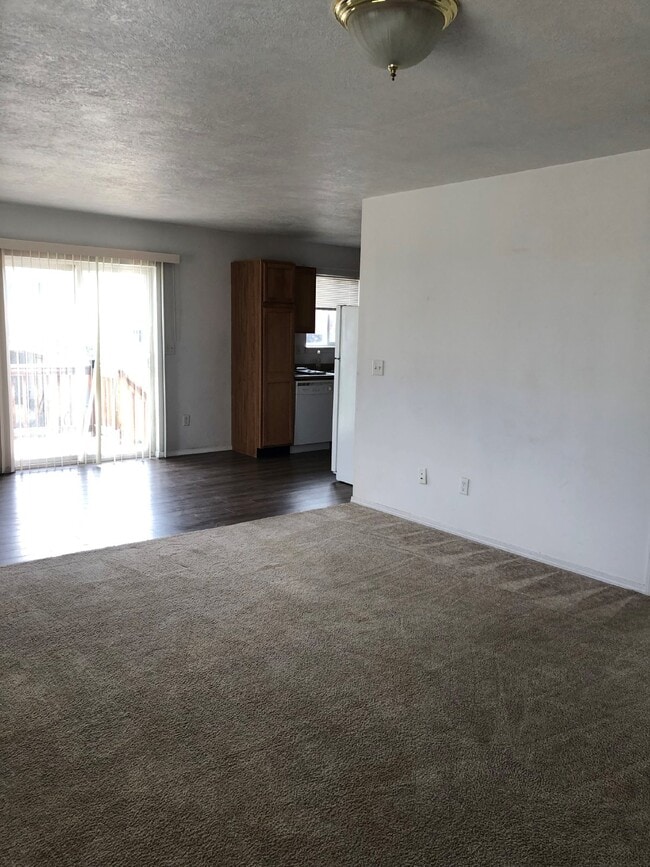 Photo - $1595 Unidad B