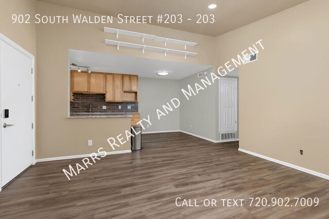 Photo - 902 S Walden St
