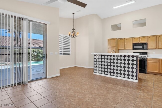 Photo - 8940 Emery Lake St