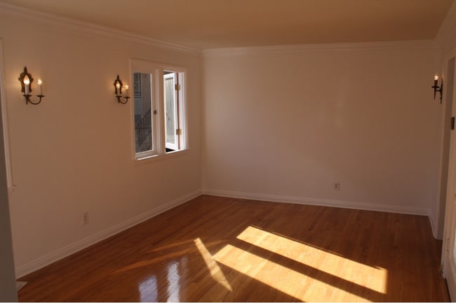 Photo - 2264 1/4 Beachwood Dr Unit 2264 1/4