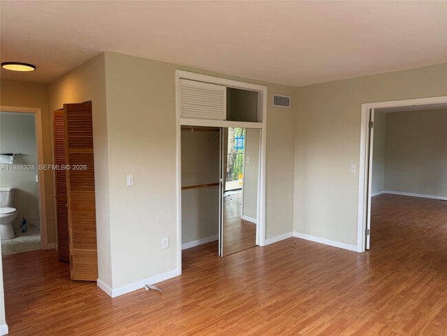 Photo - 2640 NE 135th St Unit 317