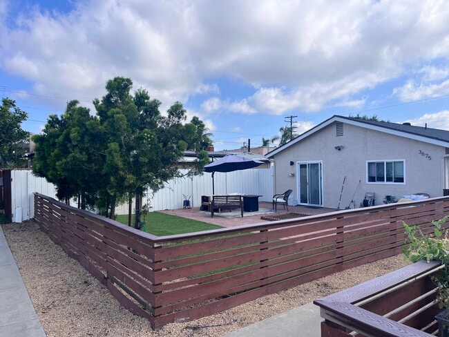 Building Photo - 3675 Cherokee Ave