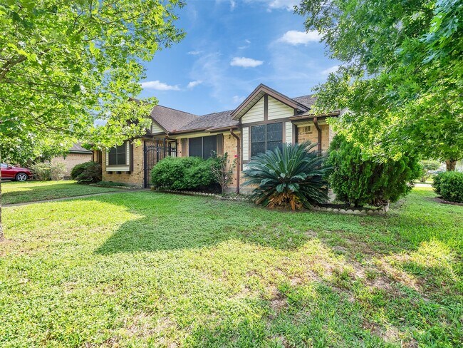 4002 Thistledown Dr