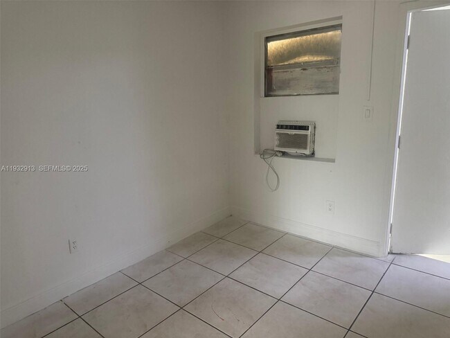 Photo - 611 S 24th Ave Unidad 6