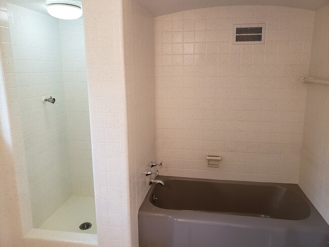 Photo - 18483 Greenlawn St