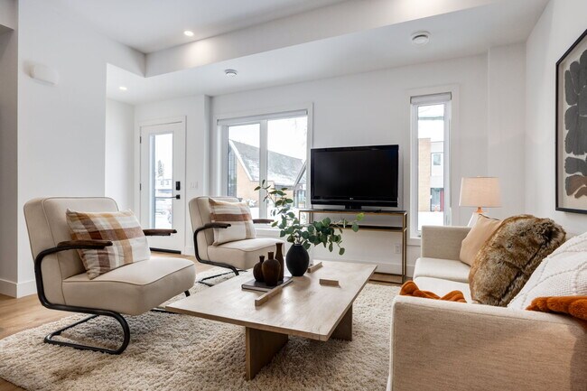 Photo - Pet-Friendly Modern 3 Bedroom Townhouse in Capitol Hill Unit 101