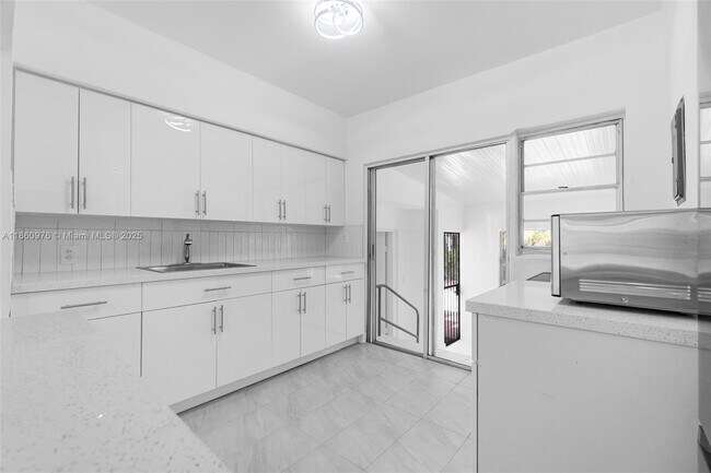 Photo - 1107 El Rado St