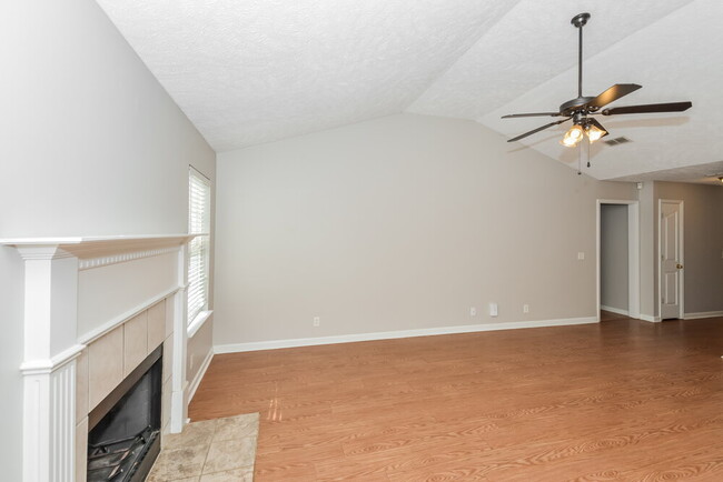 Photo - 3019 Wellington Pl