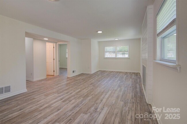 Photo - 3900 Rhodes Ave