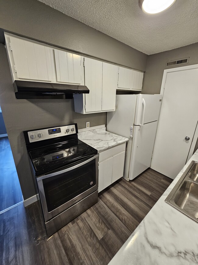 Photo - 1229 Ravenwood Rd Unit 3