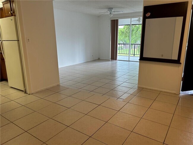 Photo - 3690 Inverrary Dr Unit 3S