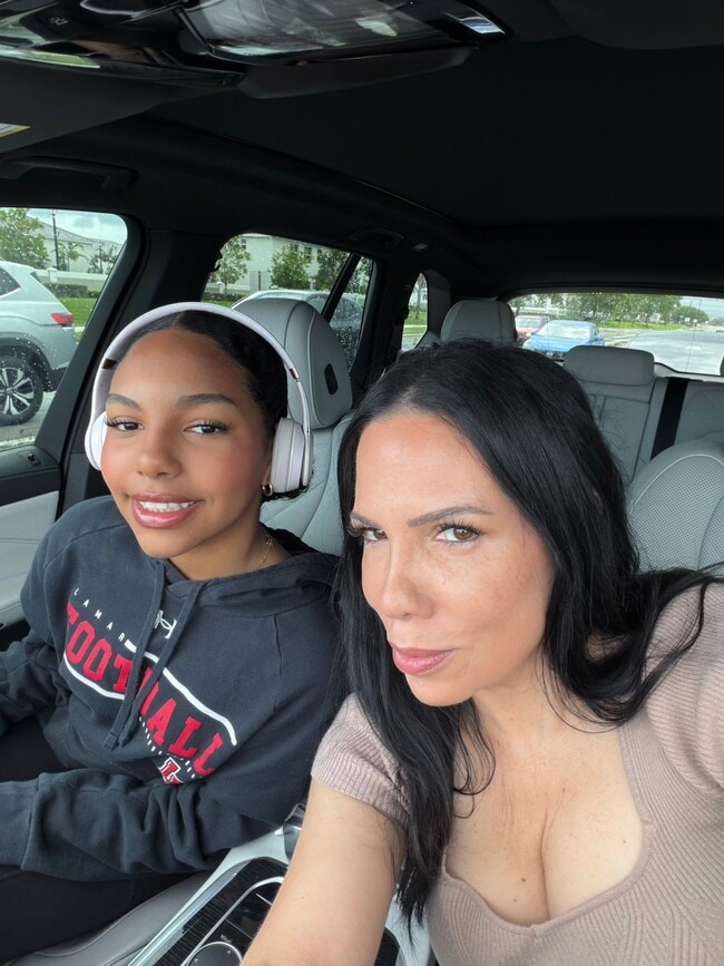 Building Photo - 270 NW 34th Terrace