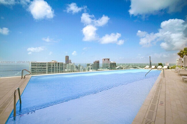 Photo - 300 S Biscayne Blvd Unidad 1907W