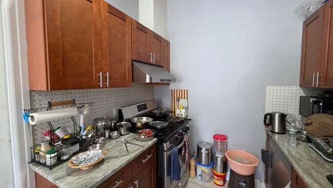 Photo - 100 Griffith St Unit 1R