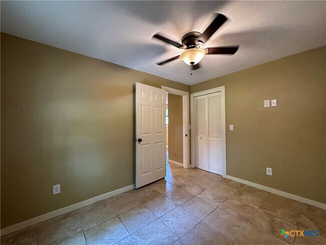 Photo - 818 W Hopkins St