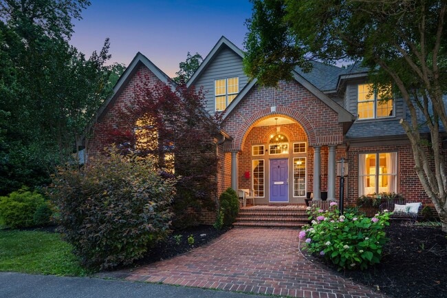 Photo - Spacious 6-Bedroom Furnished Home Near Ash...