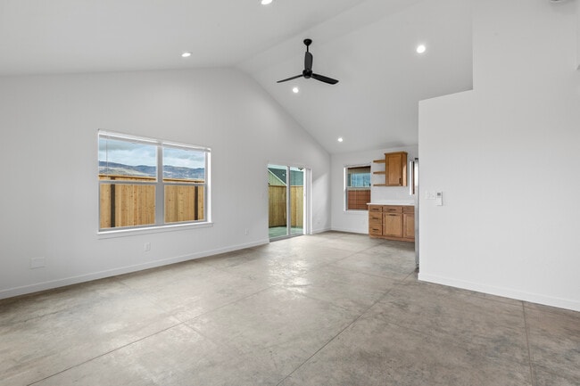 Photo - 109 Gangnes Dr Unit A