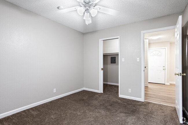 1BR, 1BA - 600SF