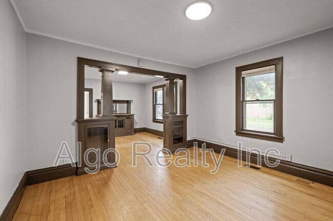 Photo - 3400 Elliot Ave Rental