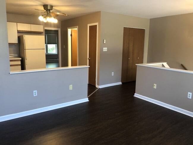 Photo - 124 Pickwick Pl