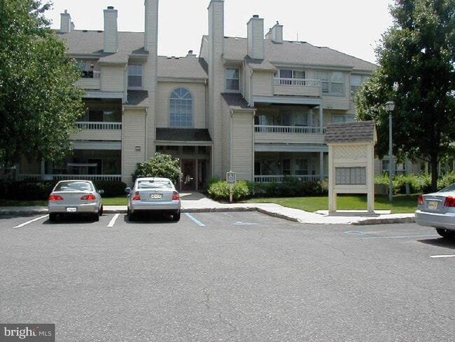 Building Photo - 207 Salem Ct Unit 8 Rental